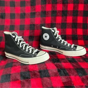 Like new condition Converse Chuck Taylor size 11.5
